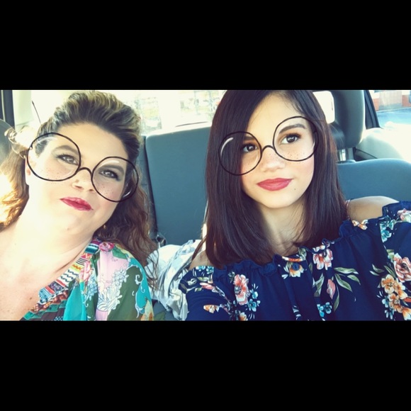 Meet your Posher, Crystal - Picture 1 of 1